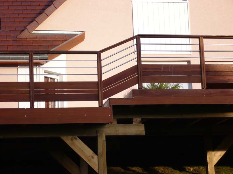 de terrasse bois, au sol et sur poteaux, gardecorps et escaliers, en de terrasse bois, au sol et sur poteaux, gardecorps et escaliers, en