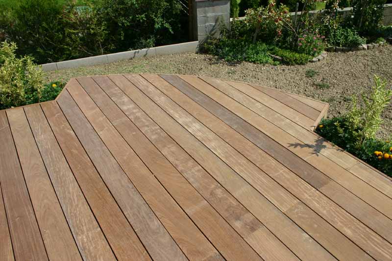 de terrasse bois, au sol et sur poteaux, gardecorps et escaliers, en de terrasse bois, au sol et sur poteaux, gardecorps et escaliers, en